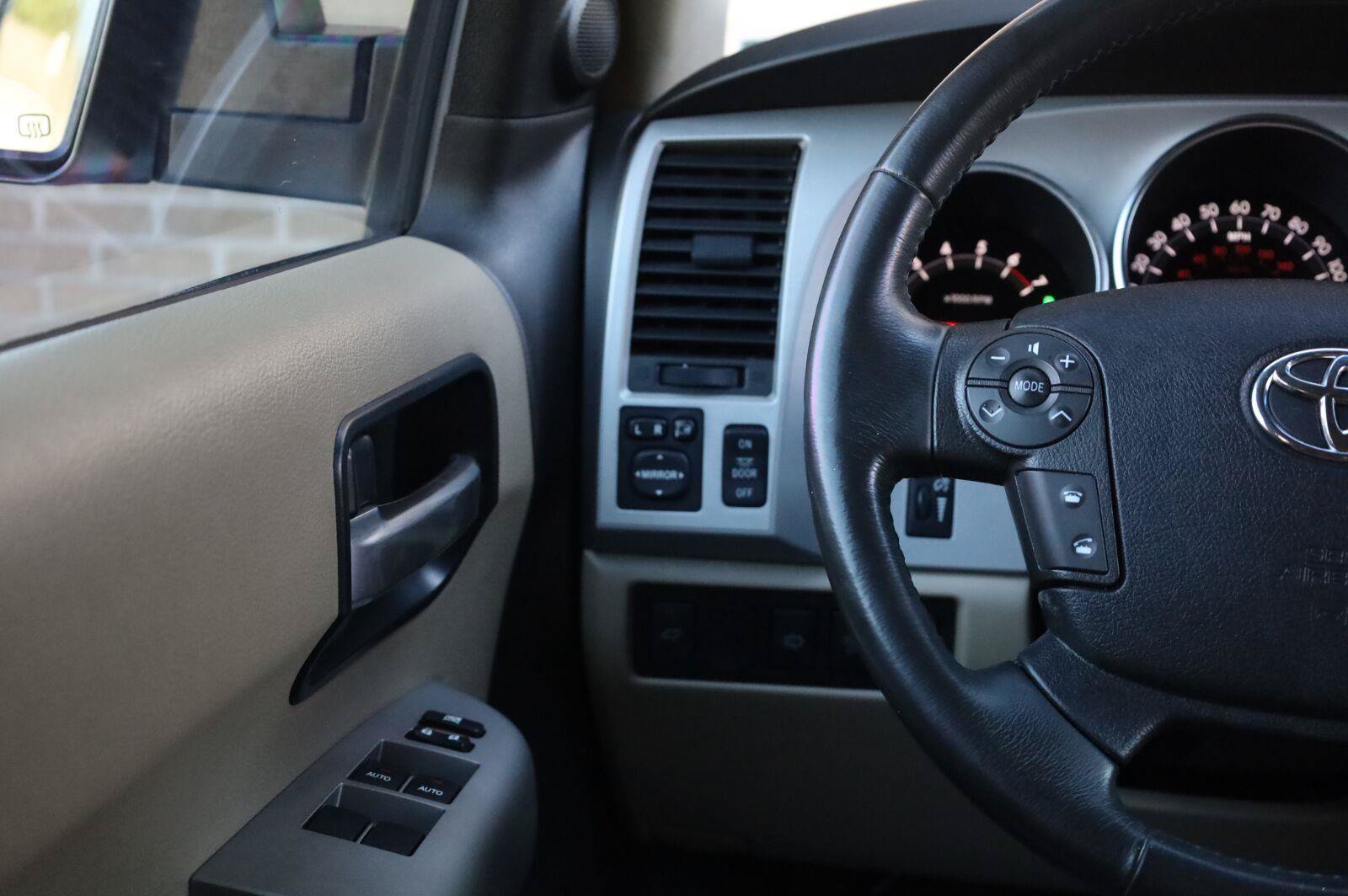 Used 2008 Toyota Sequoia Limited AWD/4WD image 34