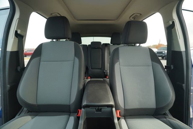 Used 2017 Ford Escape SE w/ SE Cold Weather Package image 35