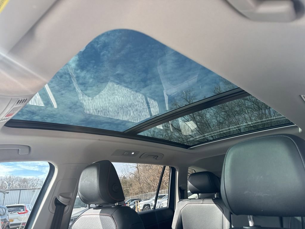 Used 2024 Volkswagen Tiguan Wolfsburg Edition image 18