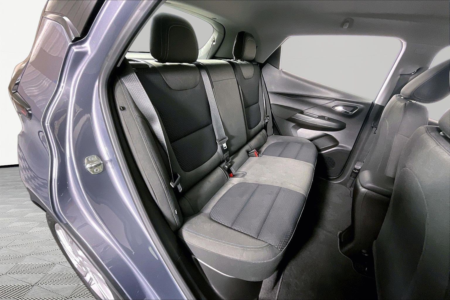 Used 2022 Chevrolet Bolt LT FWD image 24