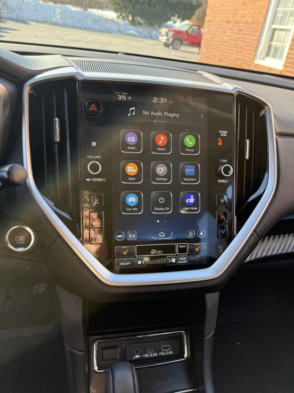 Used 2024 Subaru Ascent Premium w/ Convenience Package image 11