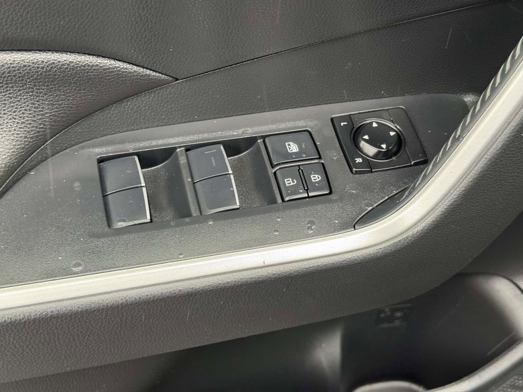 Used 2020 Toyota RAV4 XLE Premium image 18