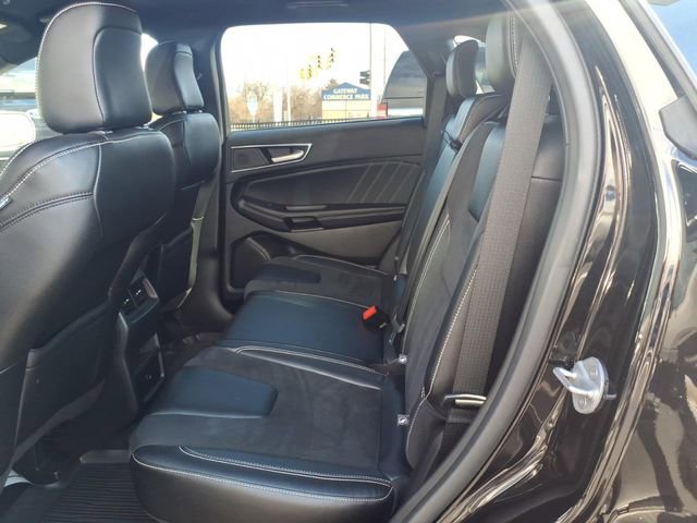 Used 2023 Ford Edge ST image 9