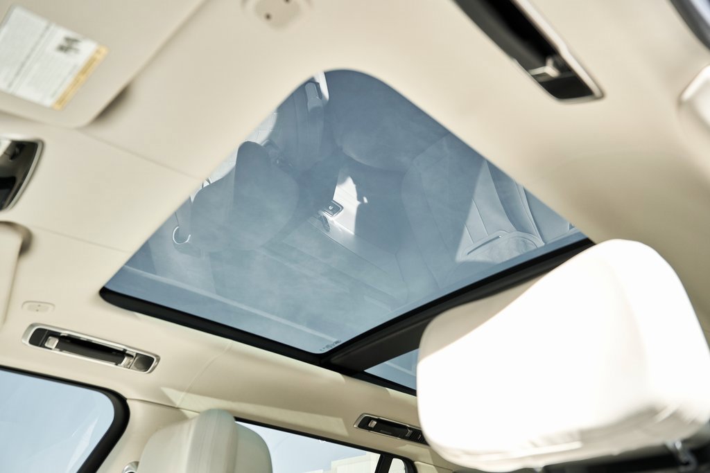 Used 2024 Land Rover Range Rover SV image 49