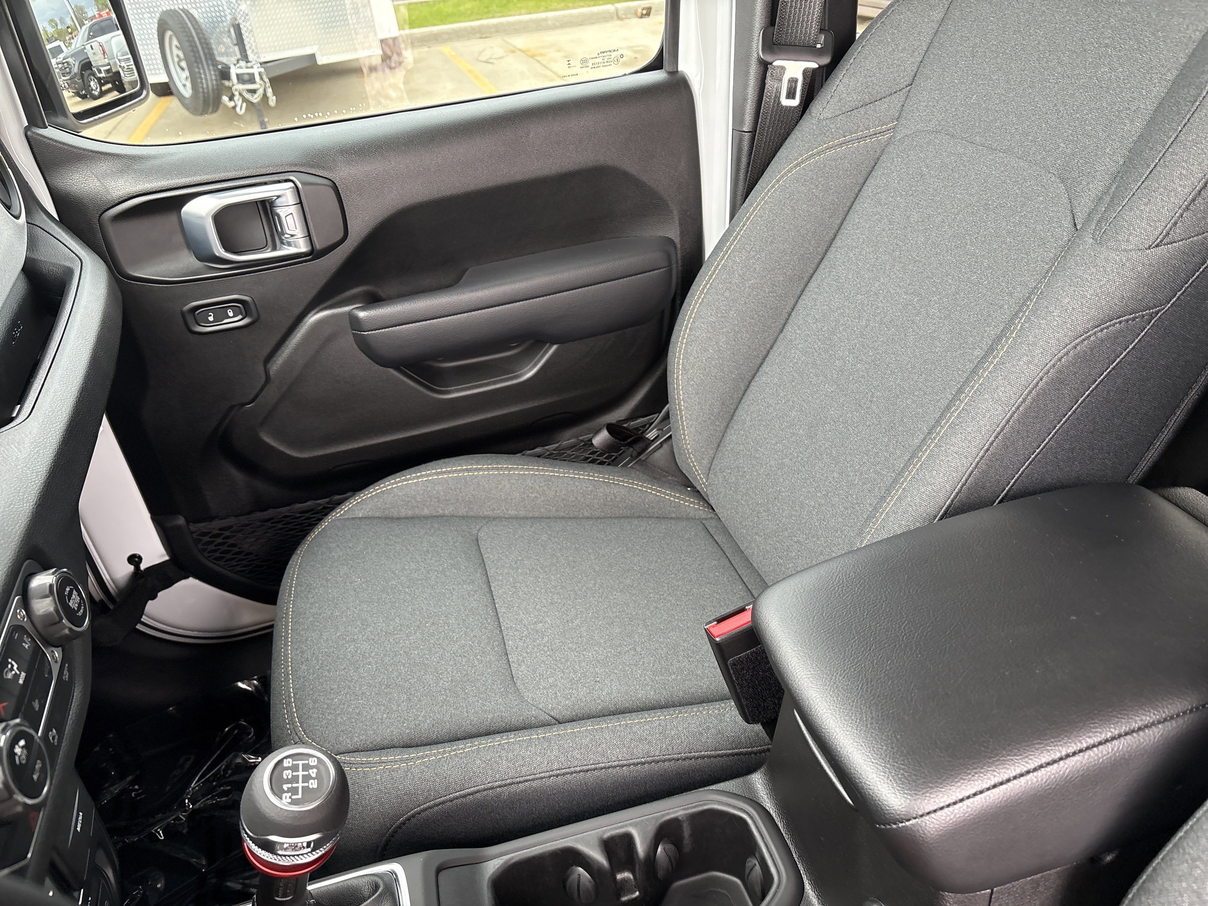 Used 2024 Jeep Wrangler Unlimited Sport AWD/4WD image 15