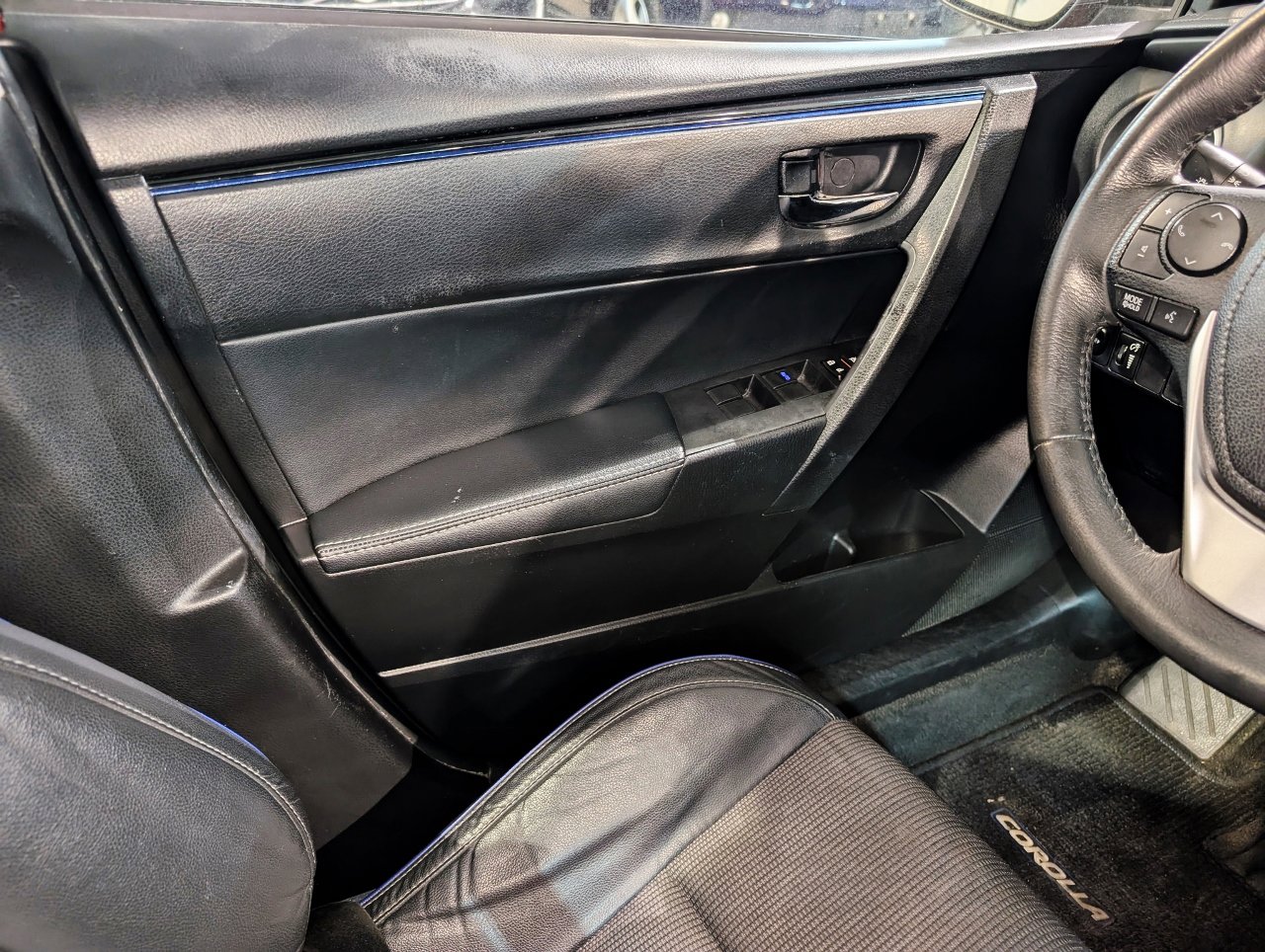 Used 2018 Toyota Corolla SE image 31