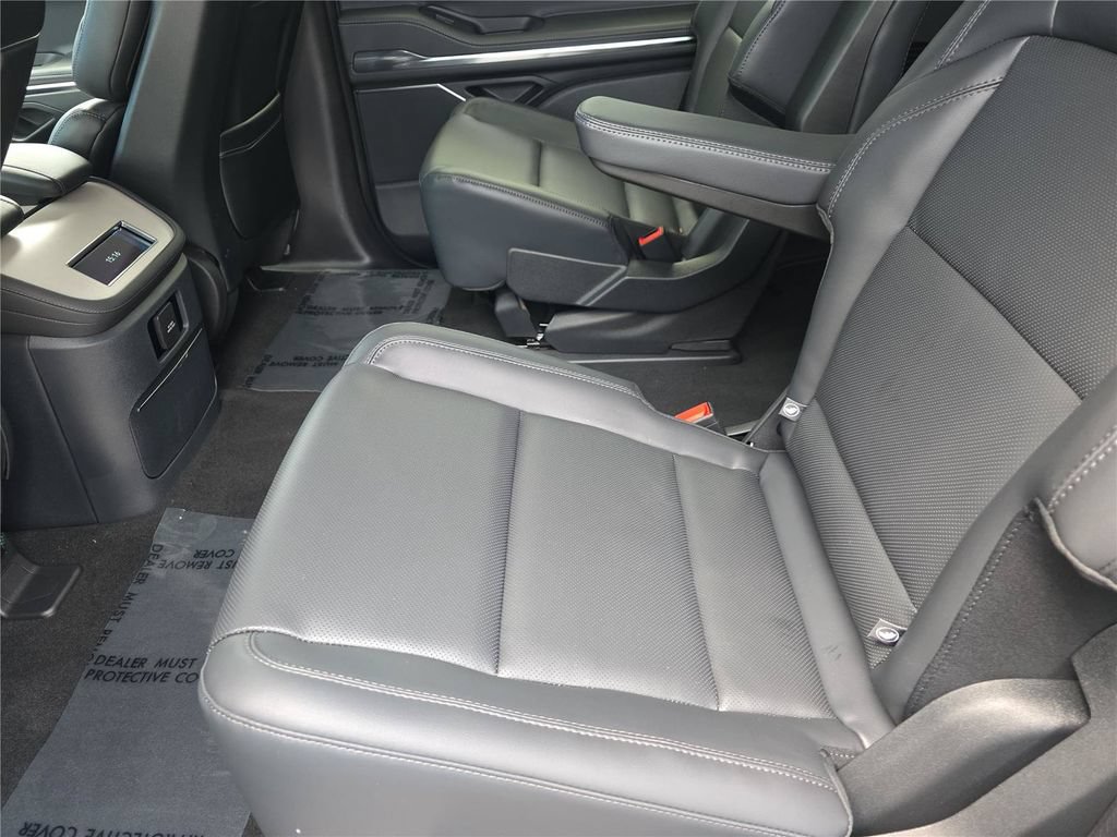 New 2027 Lincoln Navigator Premiere RWD image 13