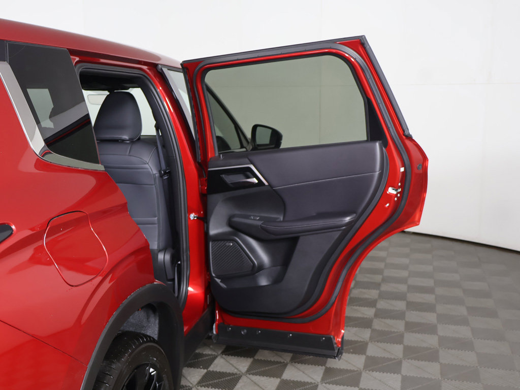 New 2026 Mitsubishi Outlander LE FWD image 23