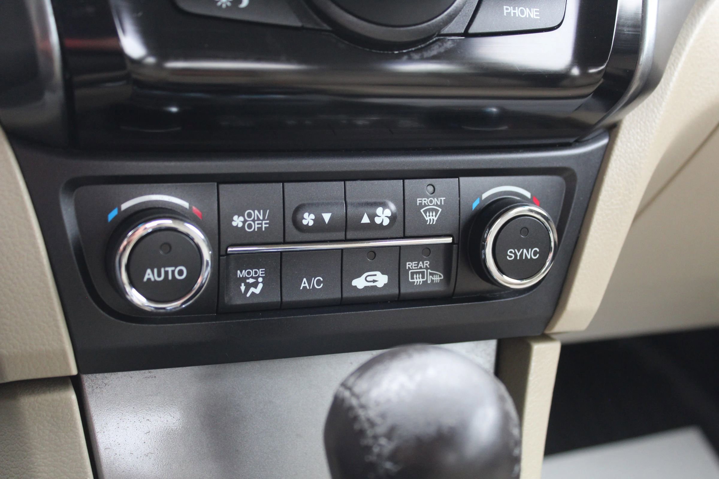 Used 2014 Acura ILX 2.0L Sedan 4D image 29