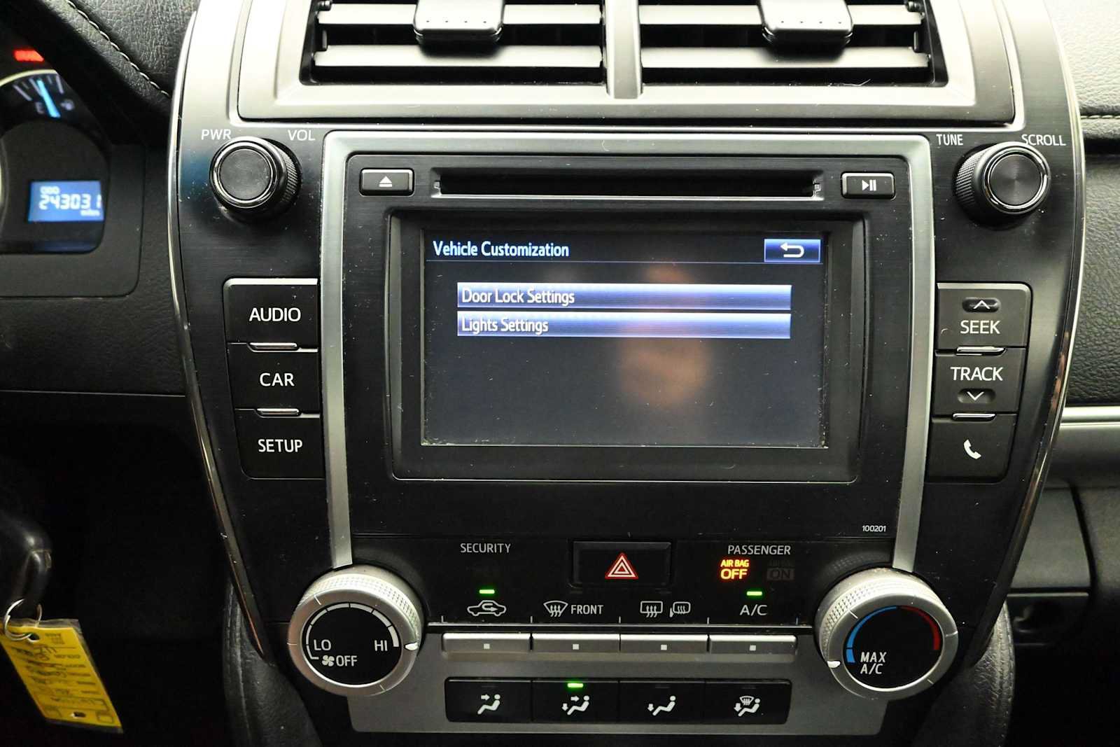 Used 2014 Toyota Camry SE FWD image 32