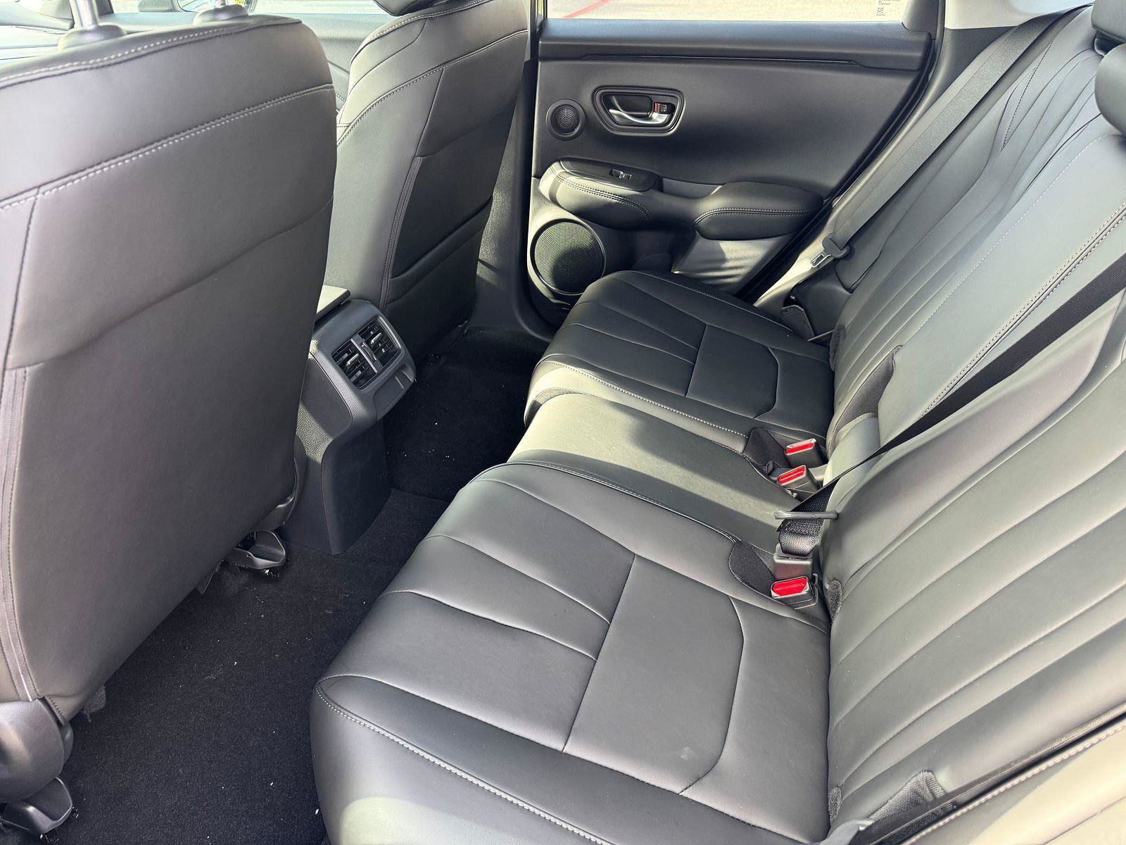 Certified 2025 Acura ADX FWD image 4