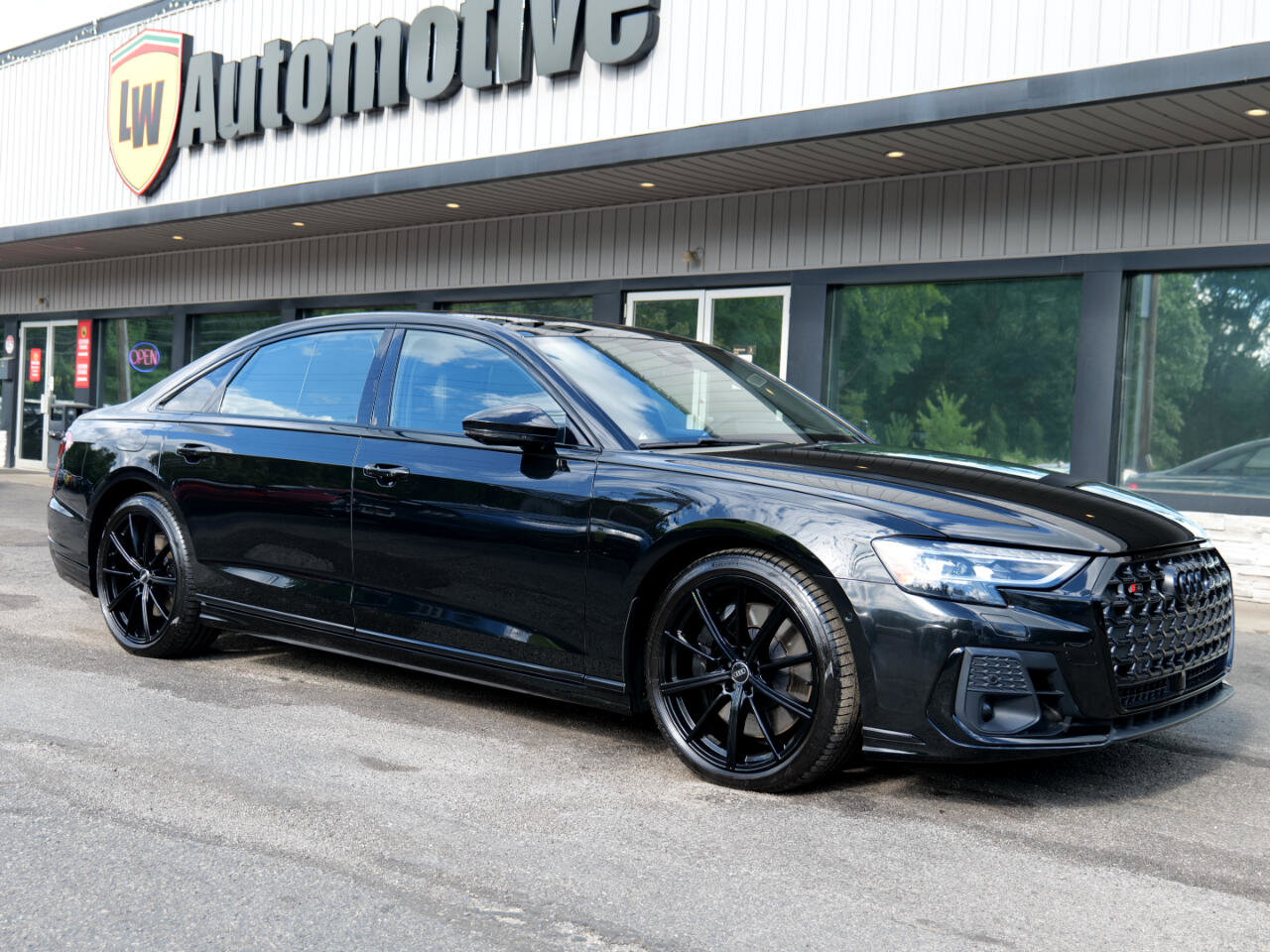 Used 2022 Audi S8 w/ S8 Comfort Plus Package video 2