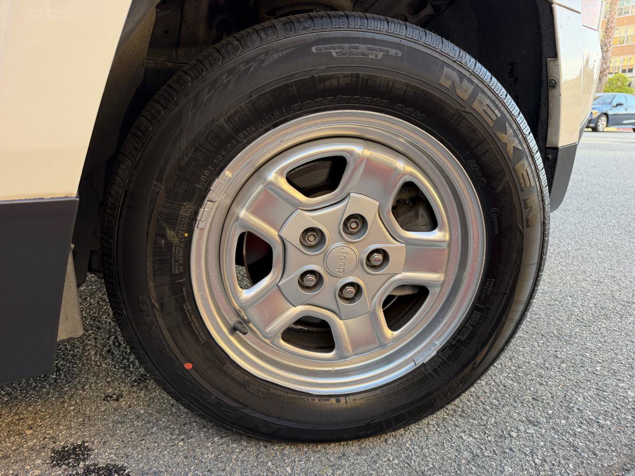 Used 2014 Jeep Patriot Sport w/ Power Value Group FWD image 20
