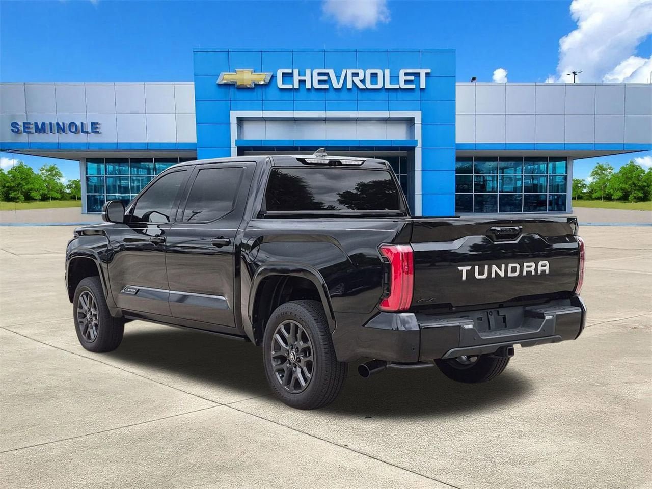 Used 2025 Toyota Tundra Platinum AWD/4WD image 3