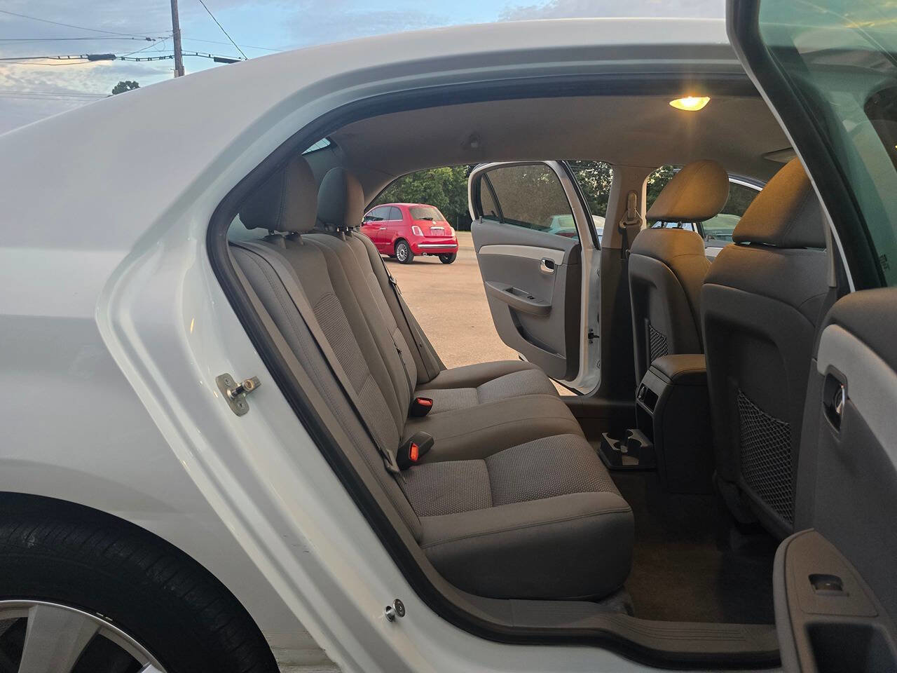 Used 2011 Chevrolet Malibu LS image 25