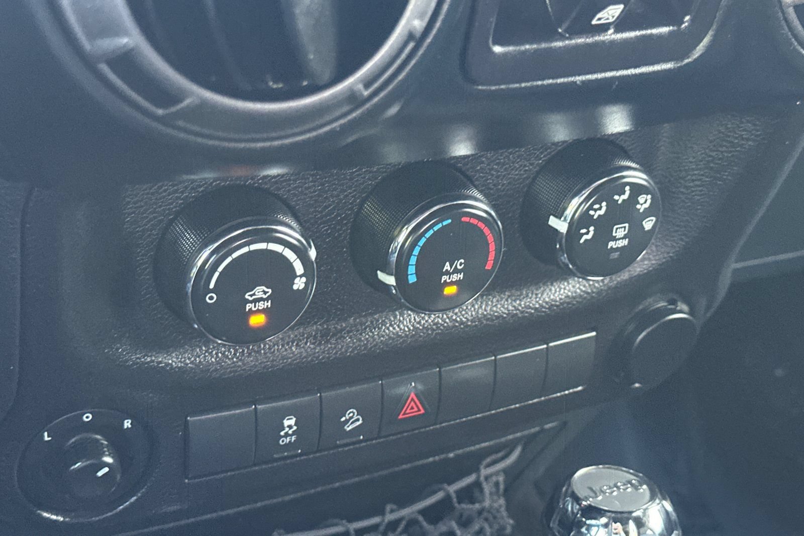 Used 2018 Jeep Wrangler Unlimited Sport S AWD/4WD image 19