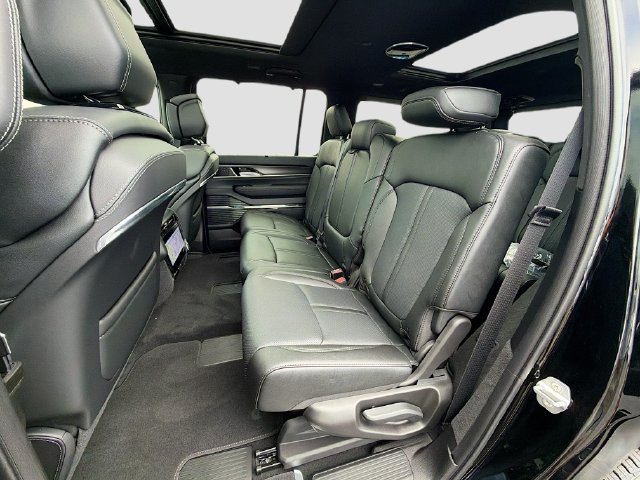 New 2026 Jeep Grand Wagoneer Summit w/ Premium Group III AWD/4WD image 25