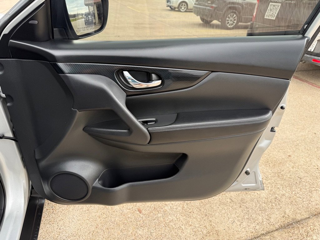 Used 2019 Nissan Rogue SL image 25