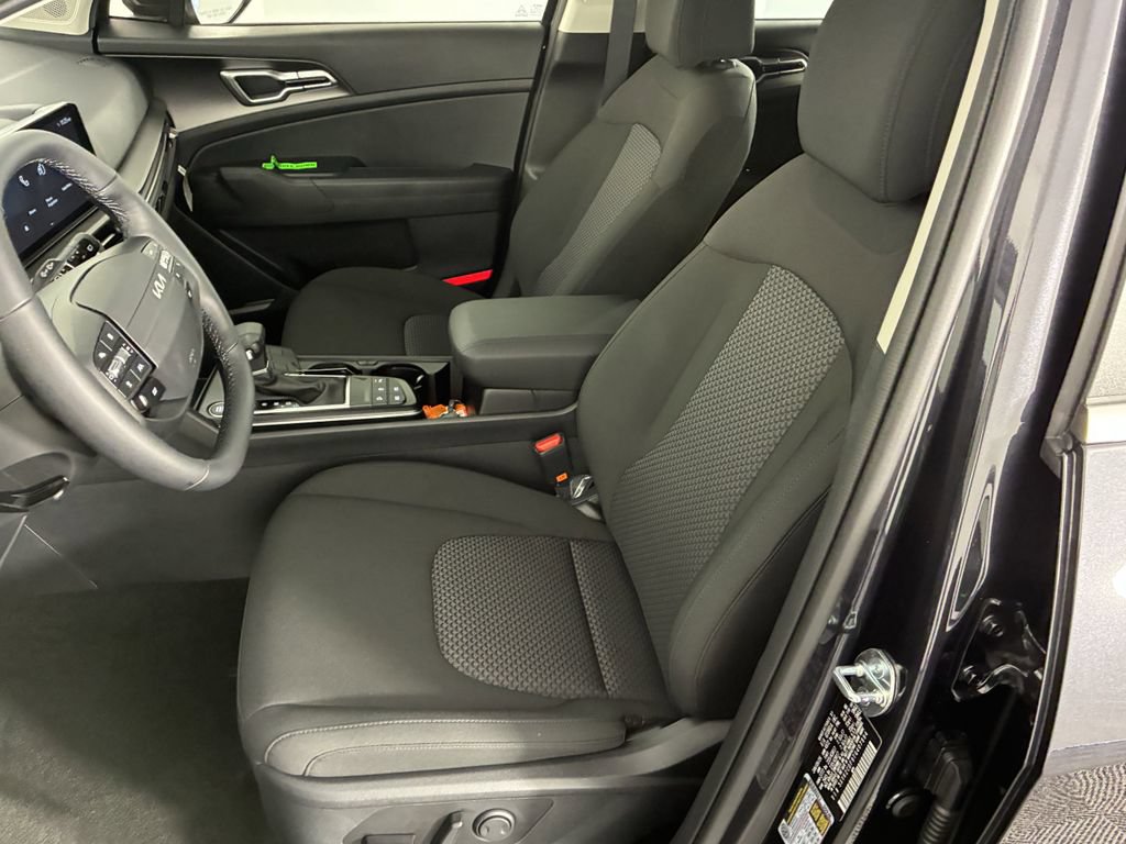 New 2026 Kia Sportage LX w/ LX Convenience Package AWD/4WD image 12