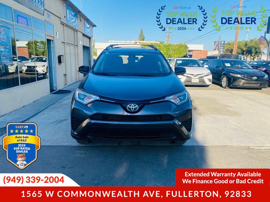 Used 2018 Toyota RAV4 LE w/ Carpet Mat Package image 8