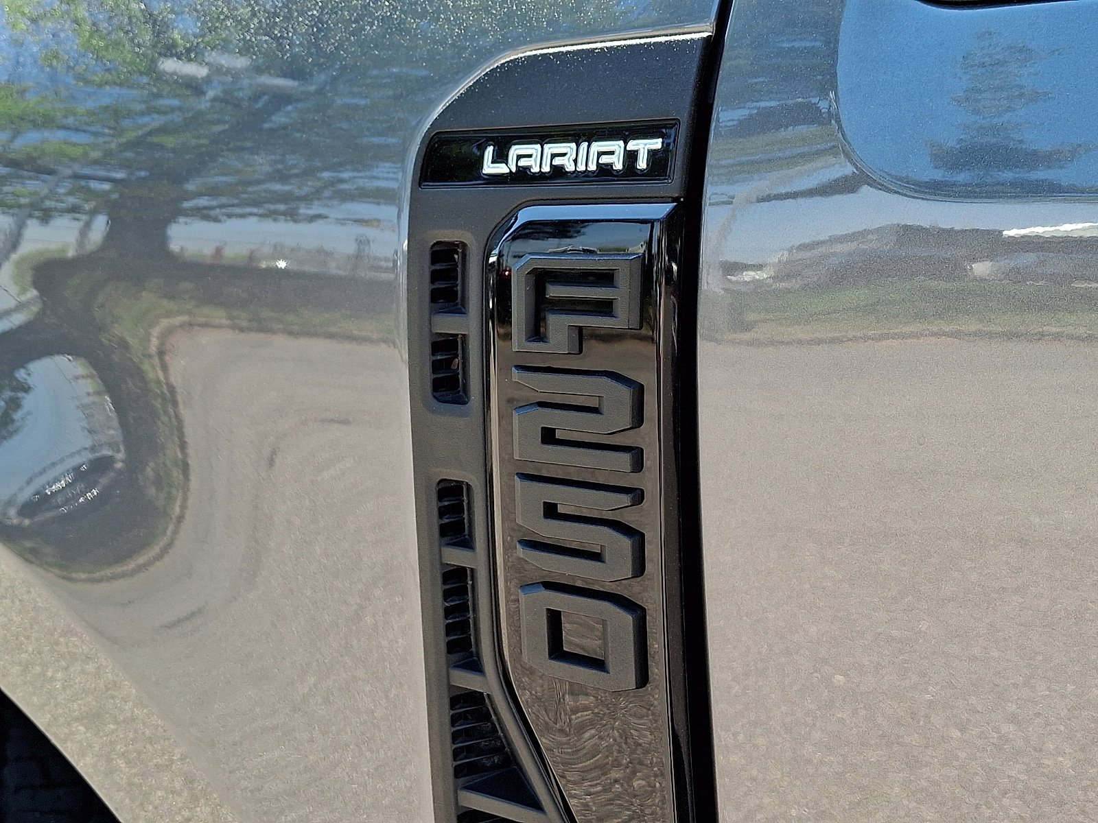 Certified 2024 Ford F250 Lariat w/ Lariat Ultimate Package AWD/4WD image 32