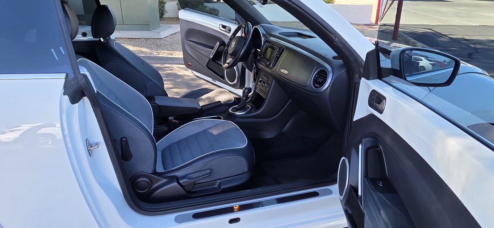 Used 2016 Volkswagen Beetle 1.8T Denim FWD image 11