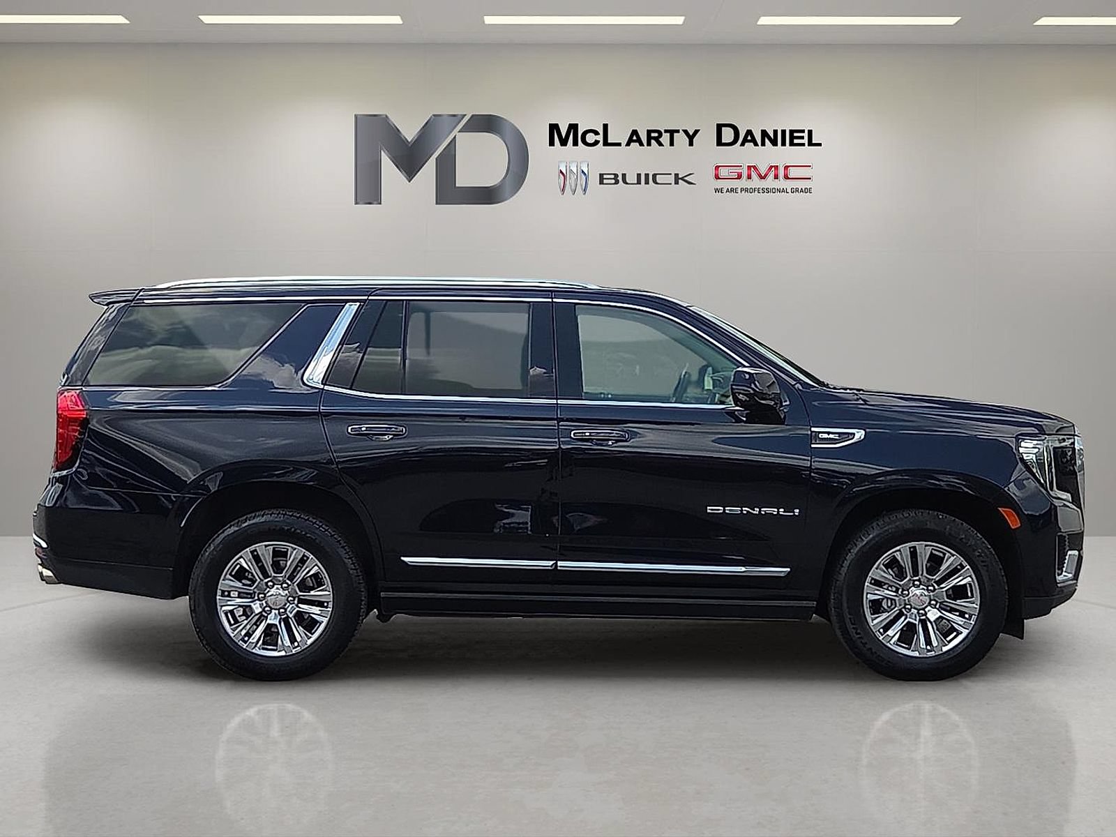 Used 2023 GMC Yukon Denali w/ Max Trailering Package AWD/4WD image 14