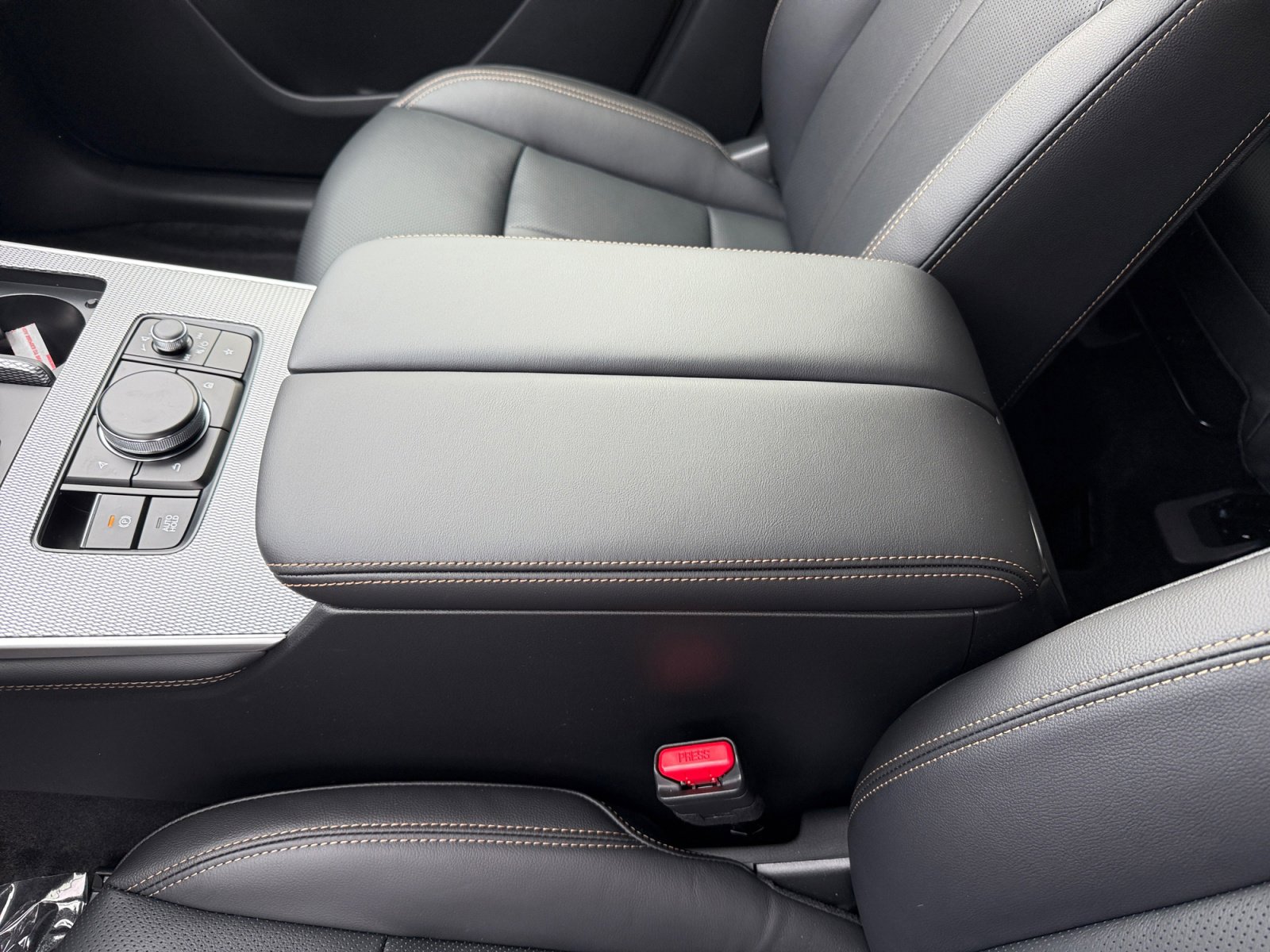 New 2026 MAZDA CX-70 3.3 Turbo w/ Preferred Package image 14