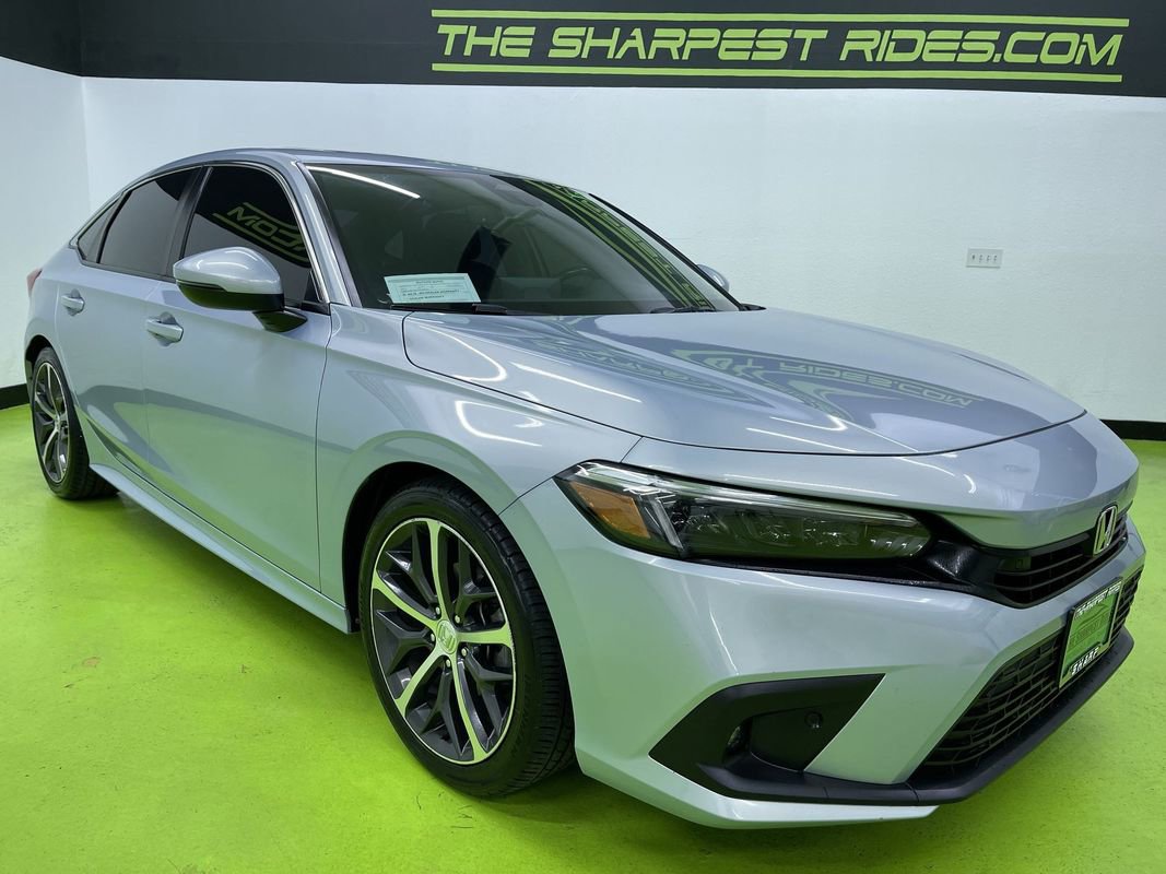 Used 2022 Honda Civic Touring image 2