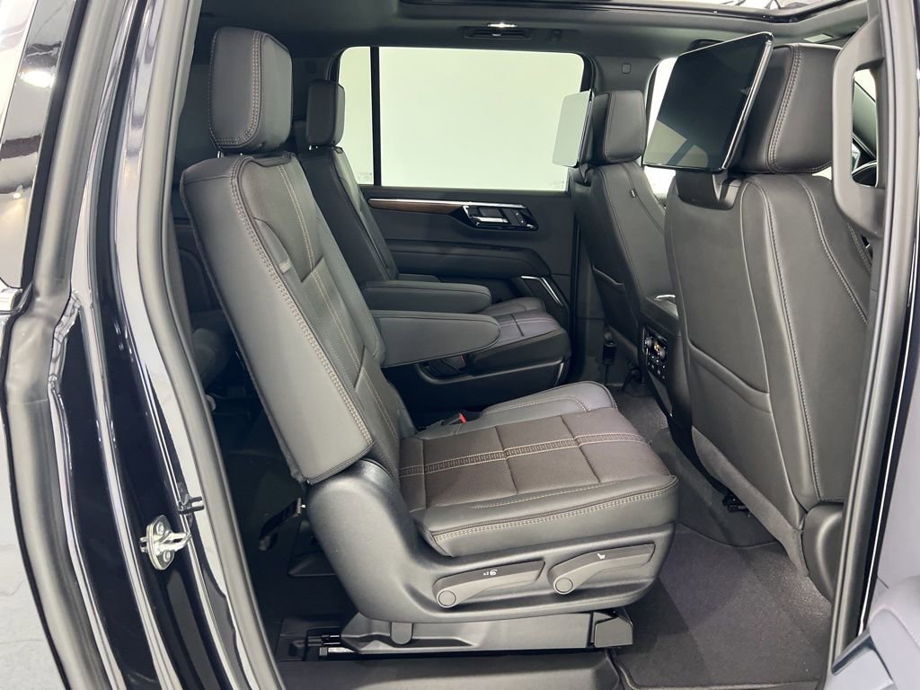 New 2026 Chevrolet Suburban High Country image 25