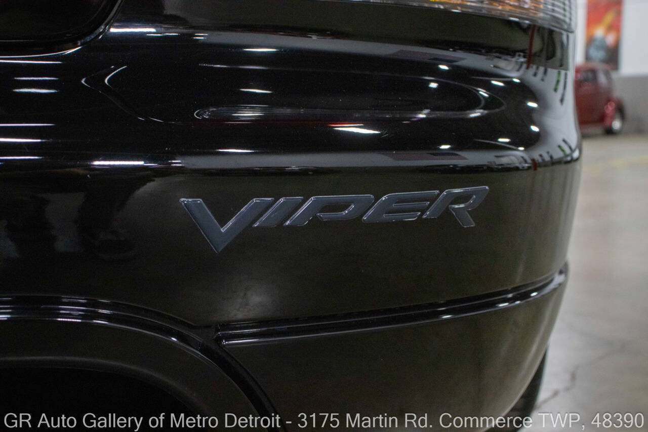 Used 2004 Dodge Viper SRT-10 RWD image 29