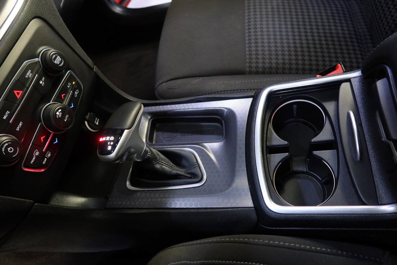 Used 2017 Dodge Charger SXT w/ Rallye Group image 25