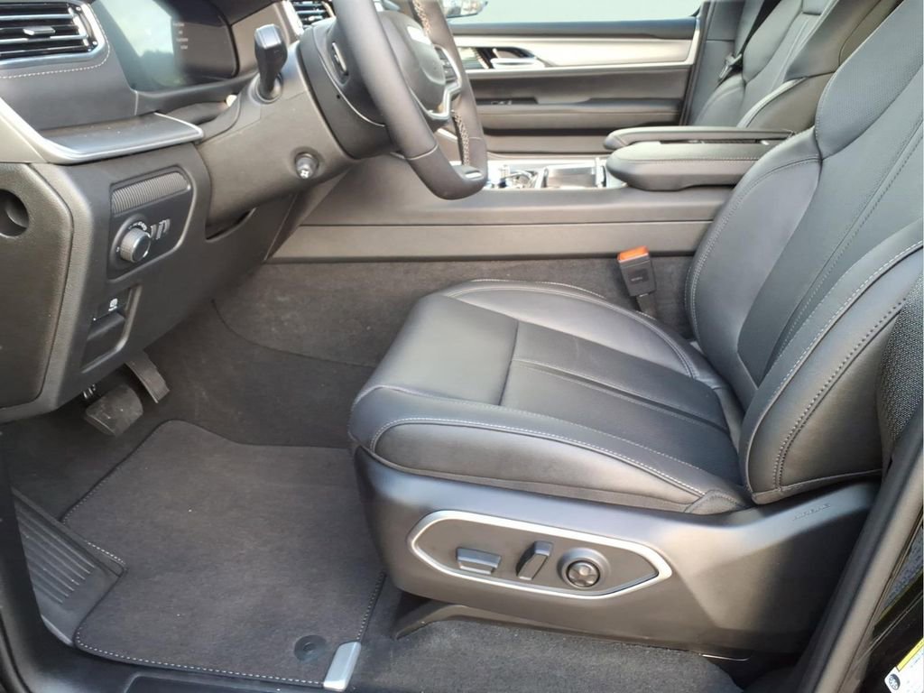 New 2026 Jeep Grand Wagoneer Limited image 11