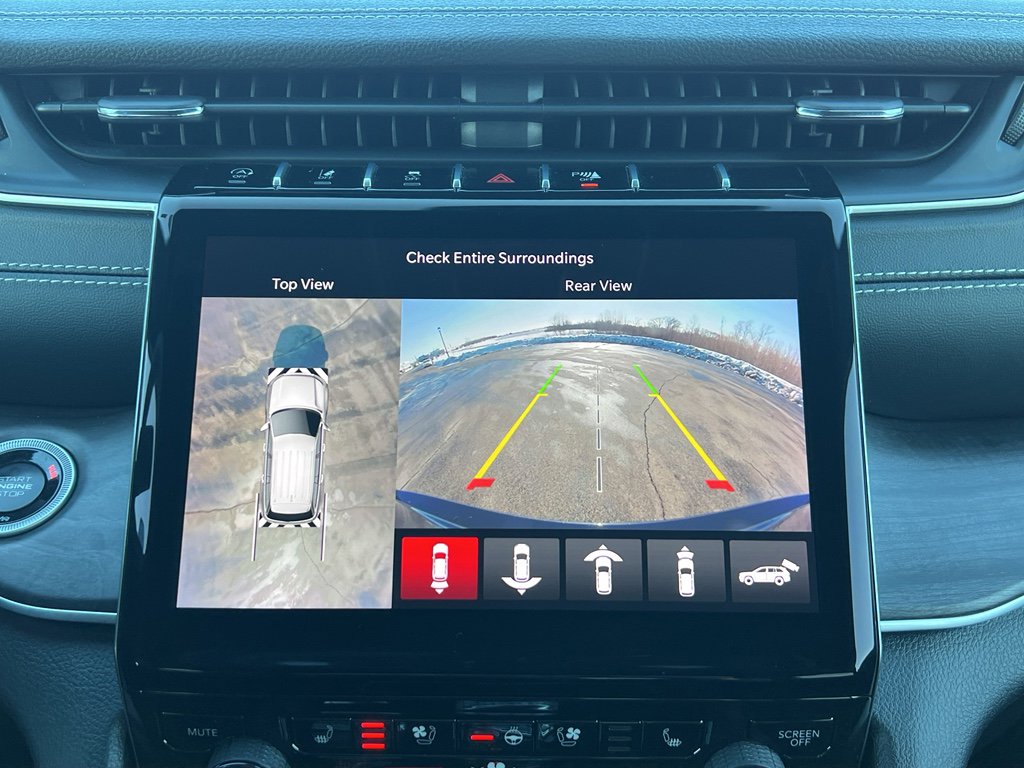 Used 2024 Jeep Grand Cherokee Limited w/ Luxury Tech Group II image 27