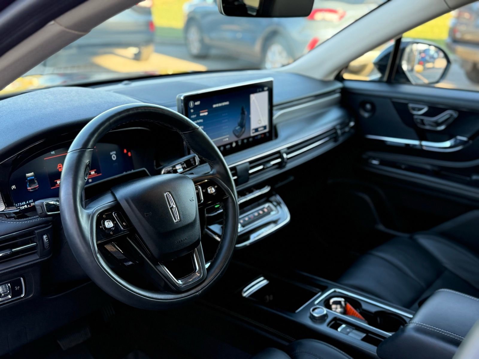 Used 2023 Lincoln Corsair Reserve w/ Equipment Group 202A image 8