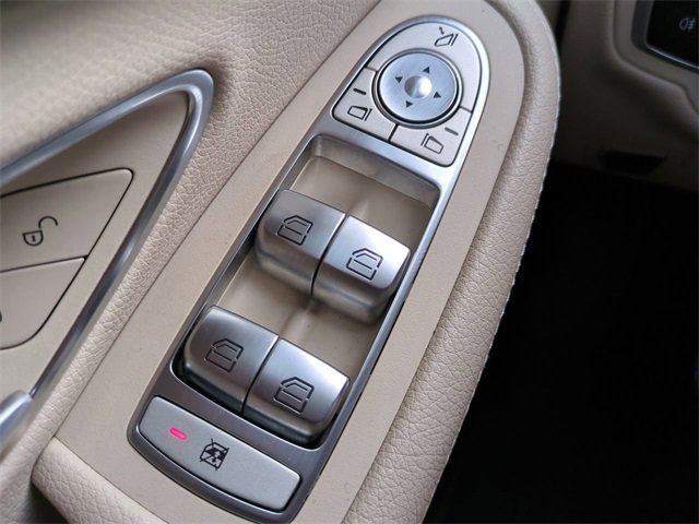 Used 2020 Mercedes-Benz C 300 Sedan image 29