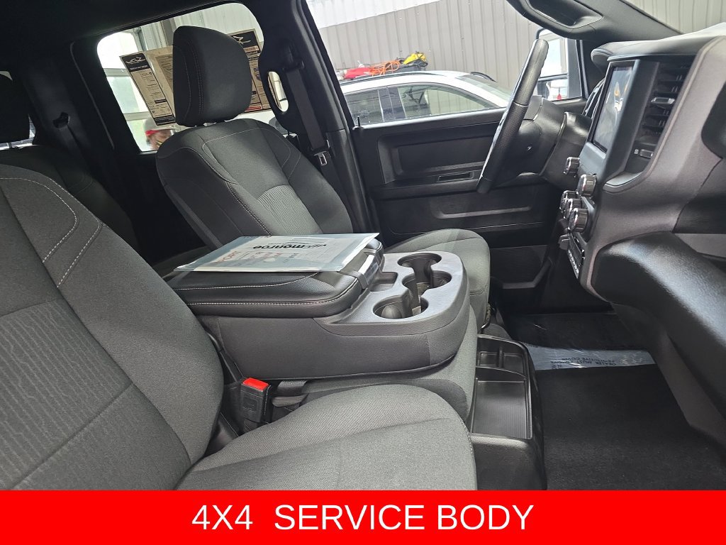 Used 2024 RAM 2500 Tradesman w/ Chrome Appearance Group AWD/4WD image 10