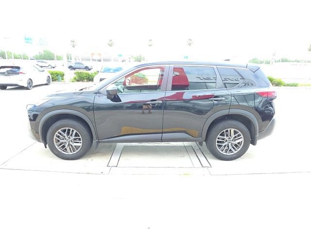 Used 2023 Nissan Rogue S image 7