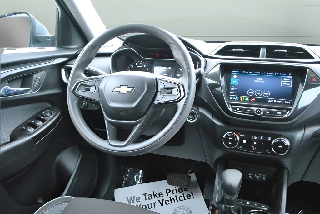 Used 2021 Chevrolet TrailBlazer LT w/ Convenience Package image 23