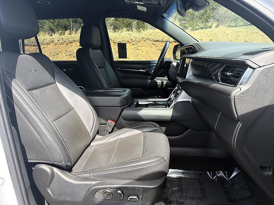 Used 2023 GMC Yukon Denali AWD/4WD image 19