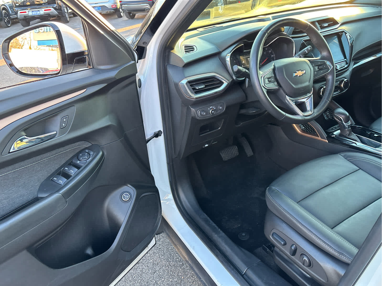 Certified 2023 Chevrolet TrailBlazer ACTIV w/ Sun and Liftgate Package image 8