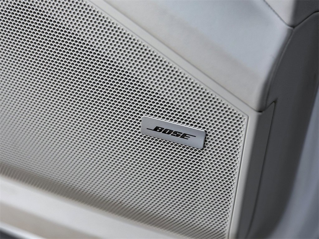 Certified 2023 Porsche Cayenne Platinum Edition image 30