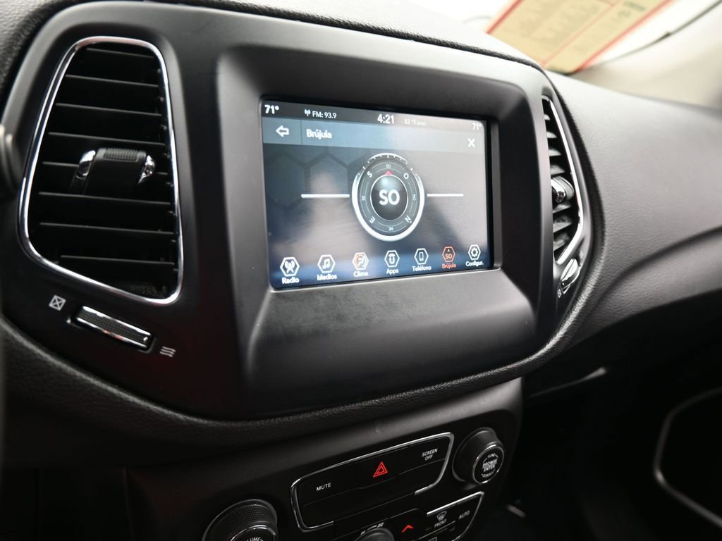 Used 2021 Jeep Compass Latitude image 19