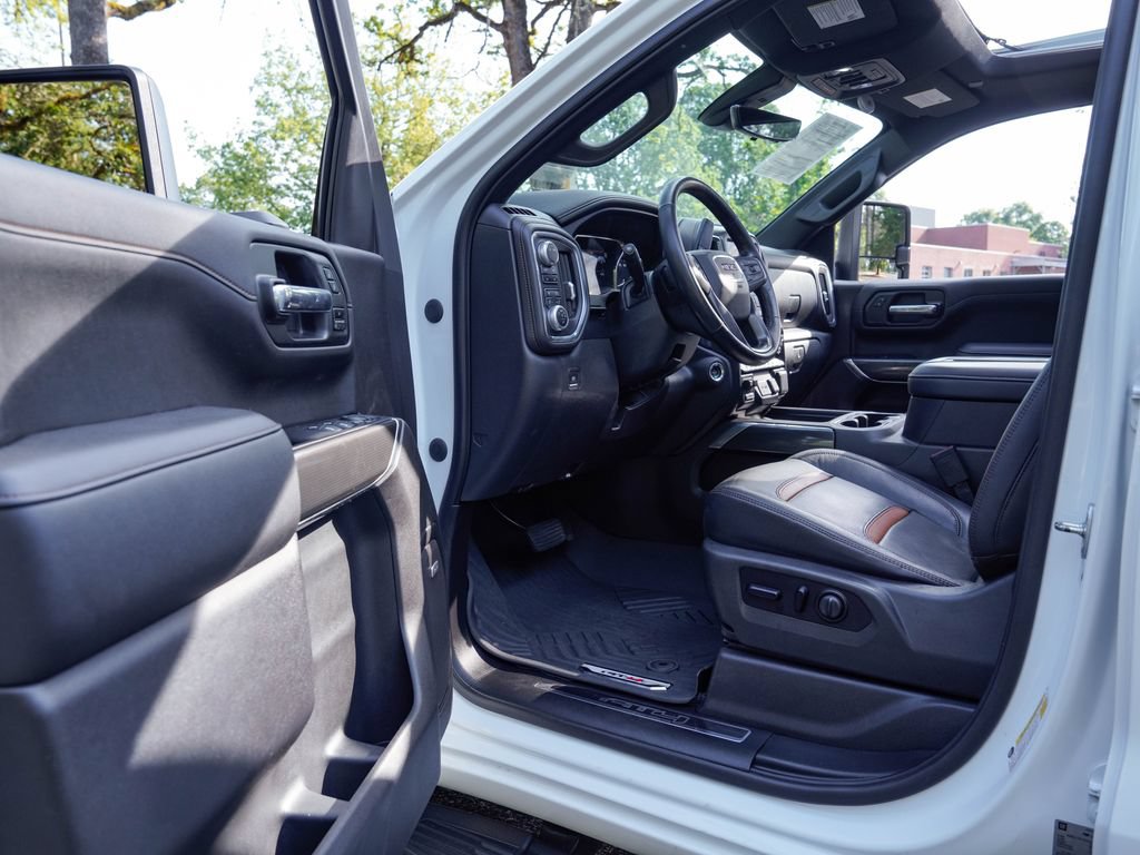 Used 2020 GMC Sierra 1500 AT4 w/ AT4 Premium Package AWD/4WD image 8