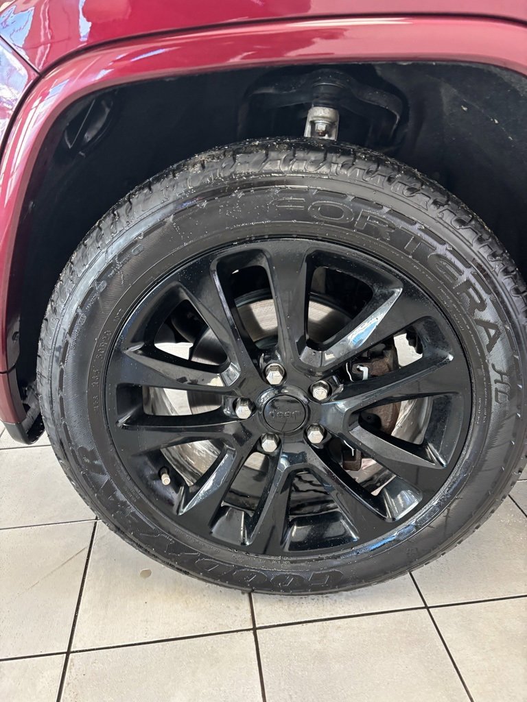 Used 2020 Jeep Grand Cherokee Altitude image 26