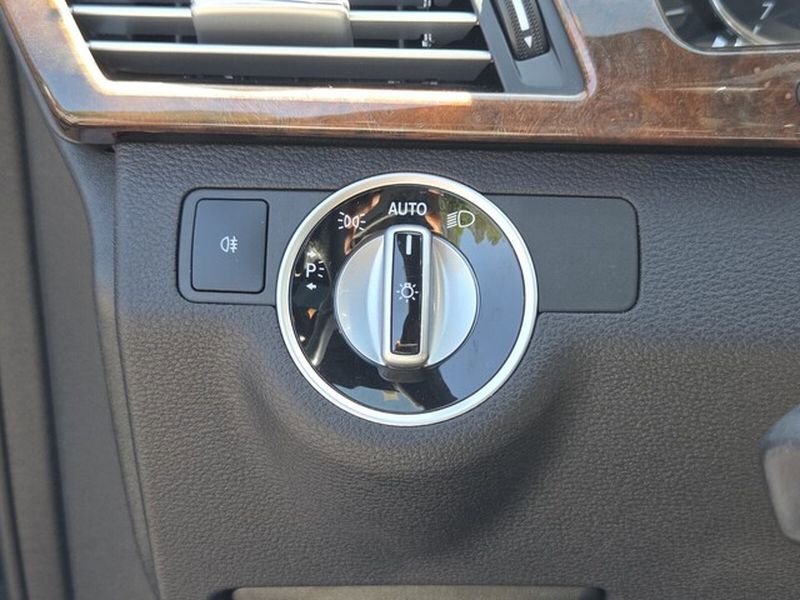Used 2012 Mercedes-Benz E 350 Sedan image 27