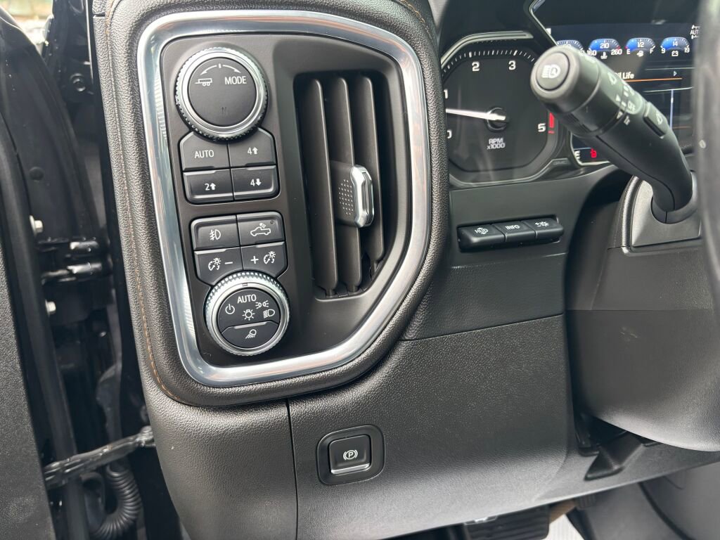 Used 2021 GMC Sierra 3500 AT4 w/ AT4 Premium Plus Package image 23