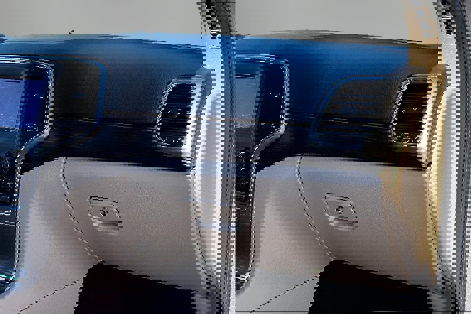 Used 2021 Jeep Grand Cherokee Laredo image 26