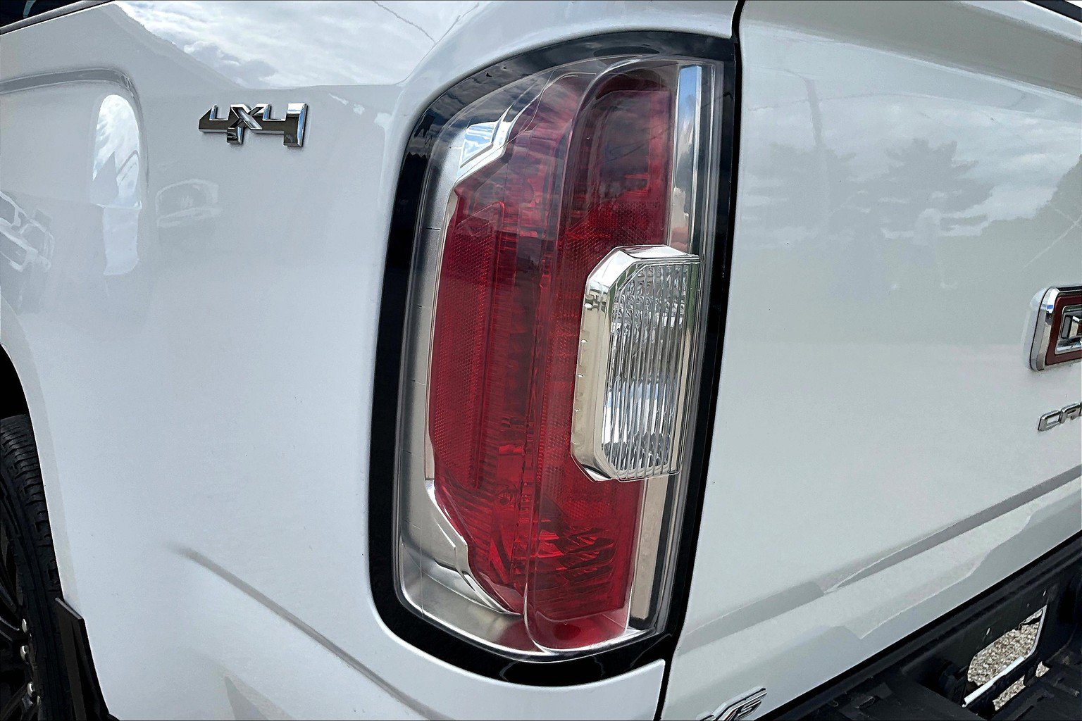 Used 2022 GMC Canyon Elevation image 28