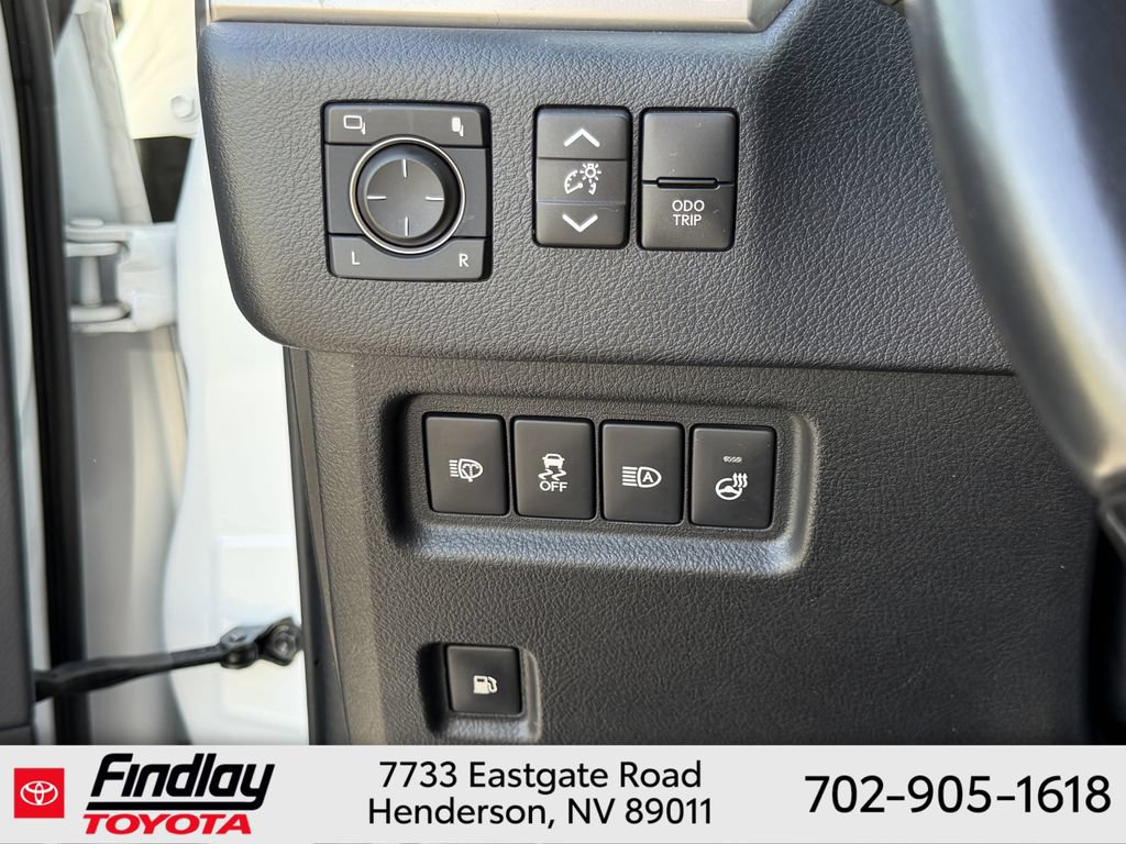 Used 2022 Lexus GX 460 Premium w/ Accessory Package AWD/4WD image 23